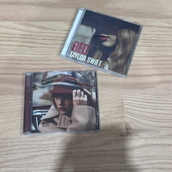 Taylor Swift Red Album CD Set - Picture 2 of 2